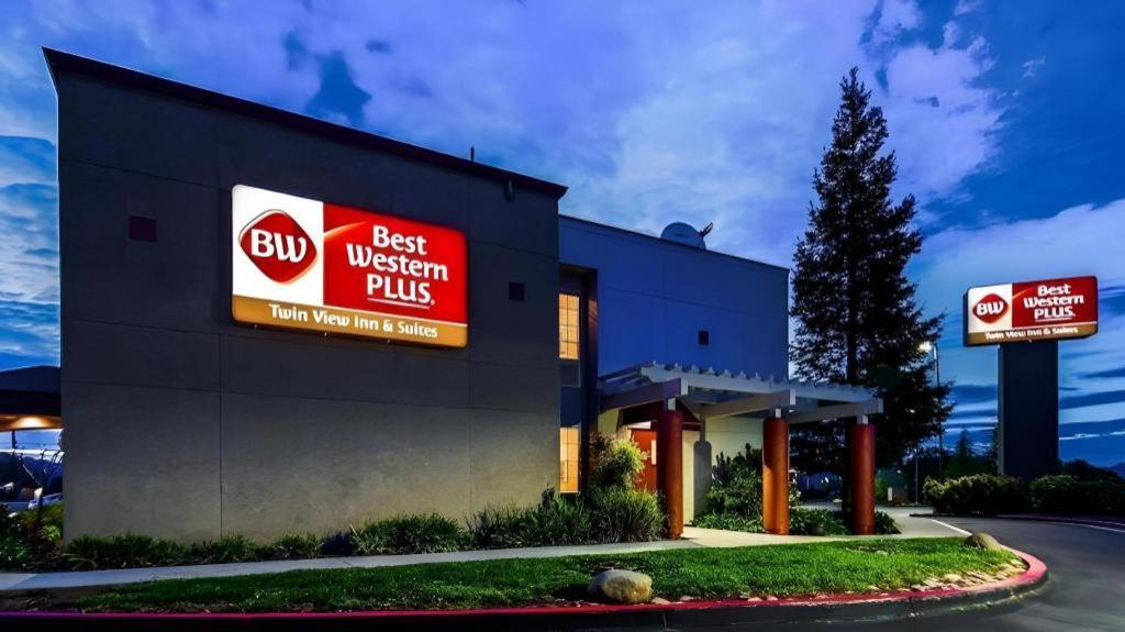 Best Western Plus Twin View Inn And Suites Redding Bagian luar foto