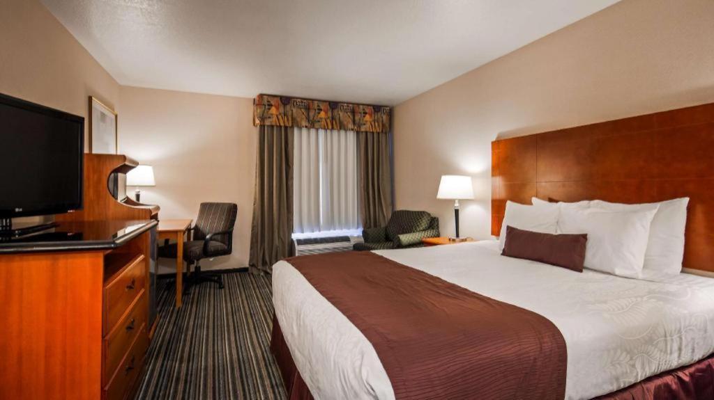 Best Western Plus Twin View Inn And Suites Redding Bagian luar foto