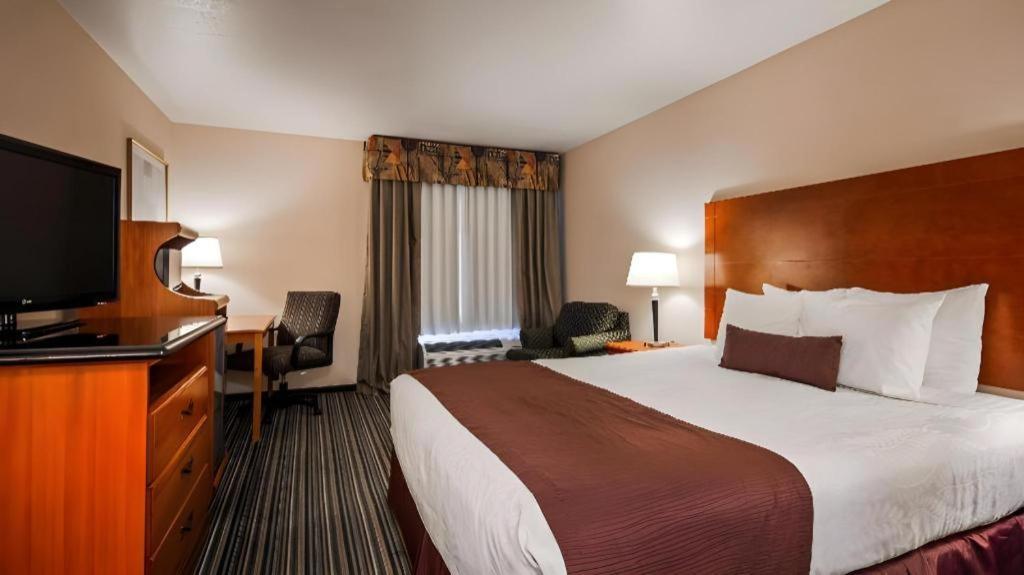Best Western Plus Twin View Inn And Suites Redding Bagian luar foto