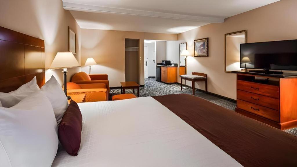 Best Western Plus Twin View Inn And Suites Redding Bagian luar foto