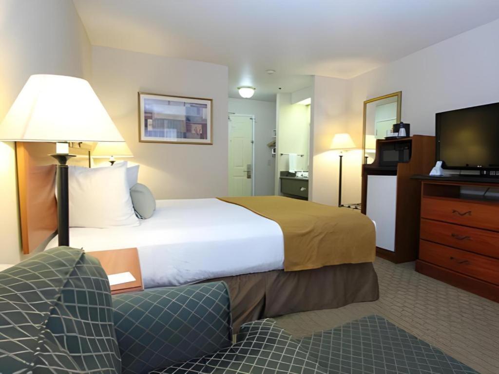Best Western Plus Twin View Inn And Suites Redding Bagian luar foto