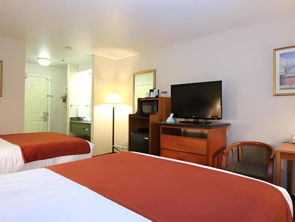 Best Western Plus Twin View Inn And Suites Redding Bagian luar foto
