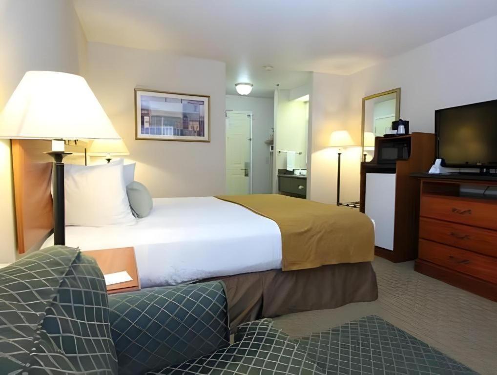Best Western Plus Twin View Inn And Suites Redding Bagian luar foto