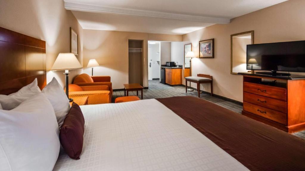 Best Western Plus Twin View Inn And Suites Redding Bagian luar foto