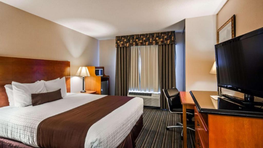 Best Western Plus Twin View Inn And Suites Redding Bagian luar foto