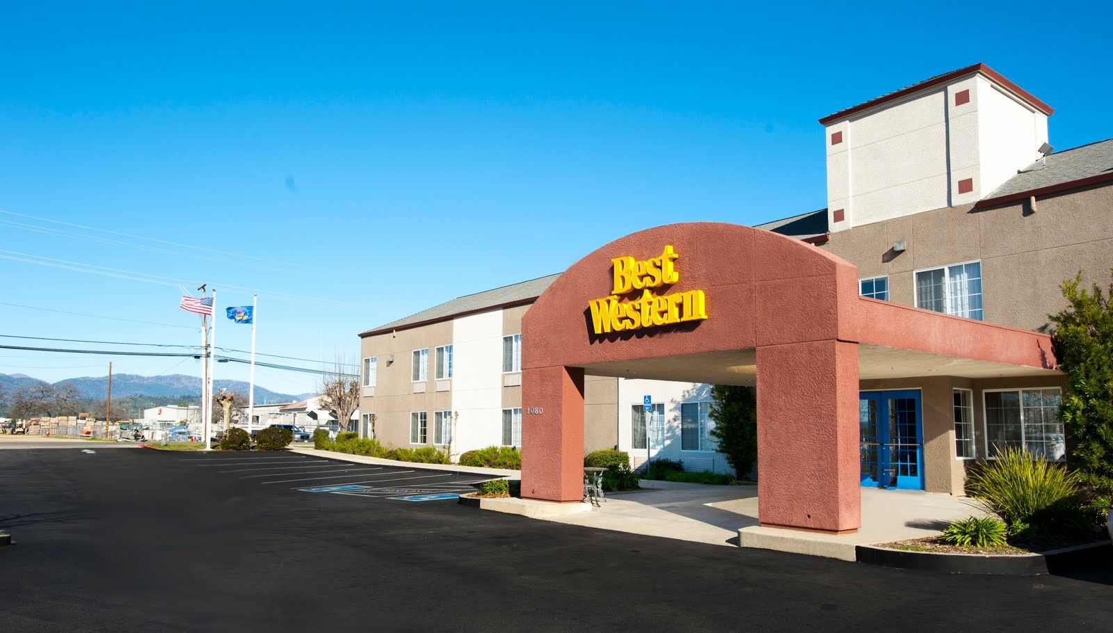 Best Western Plus Twin View Inn And Suites Redding Bagian luar foto